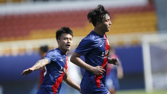陈泽楷笑道：有些媒体不知道情况，只知道他的飞机从燕京起飞、向东飞出了国境，都以为他逃去日本避风头了。